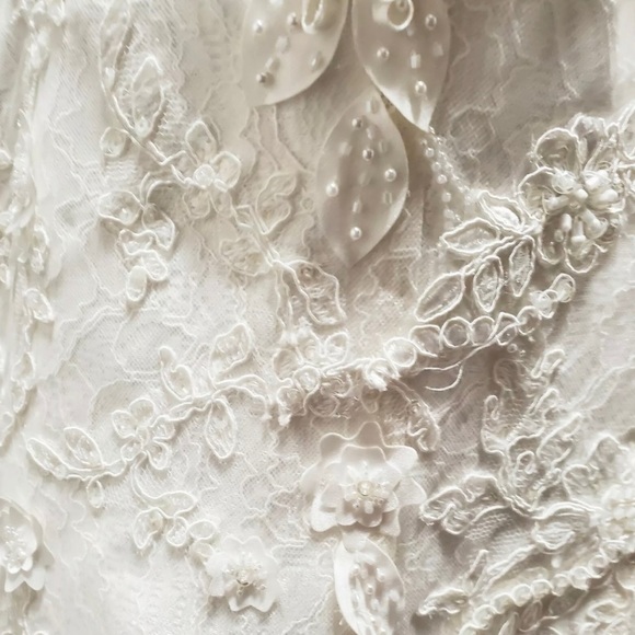 Stunt Double Bridal Gown - Picture 9 of 17